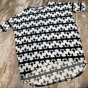 LuLaRoe Irma High Low Geometric Print Black White Tunic Top Size S
